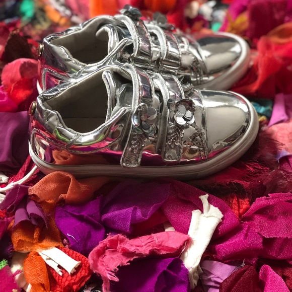 Toddler Nicole Miller Velcro strap sneakers - Picture 1 of 4